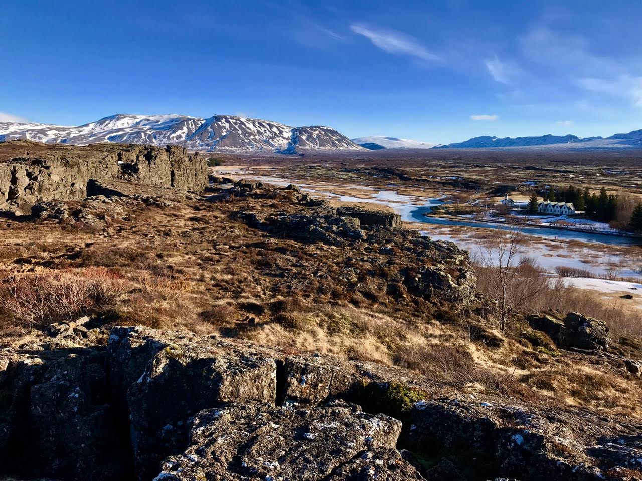 Explore Þingvellir